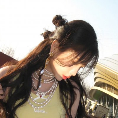 想吃掉我的非人少女 海报